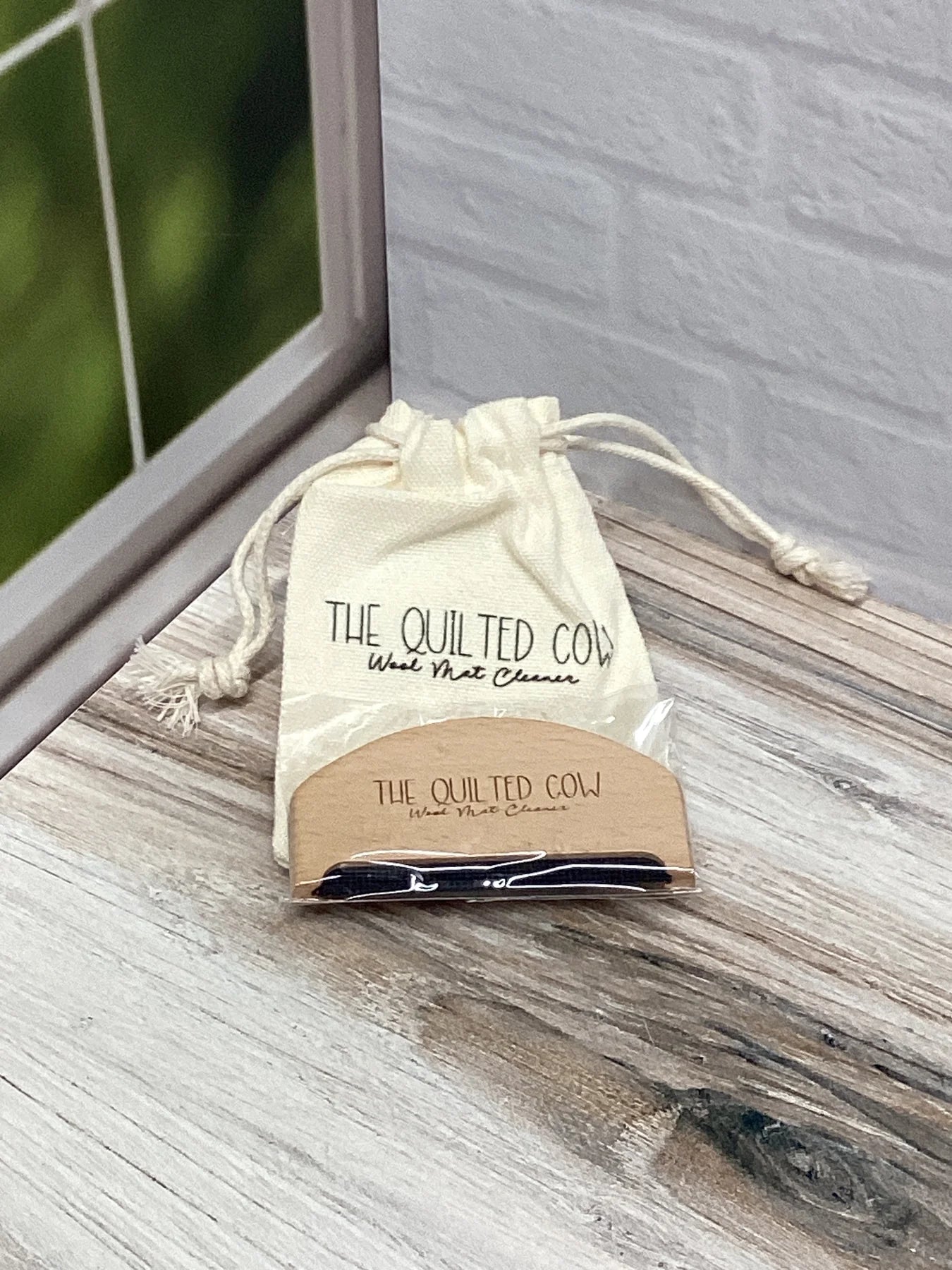 Quilted Cow Wool Mat Comb