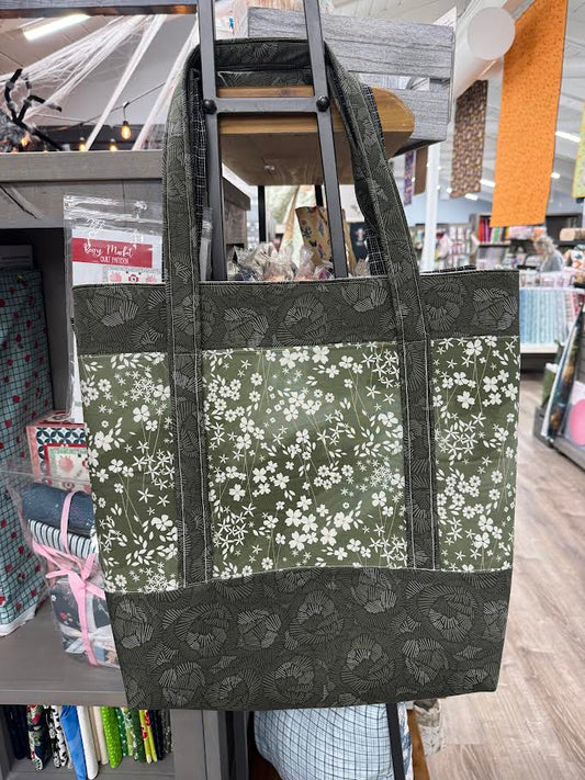 Tia Tote Quilted Cow Pattern