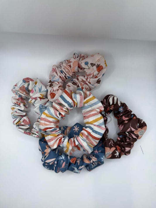 Helpful Heifer Hannah Hair Scrunchies