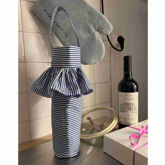 Ruffled Wine Bottle Holder