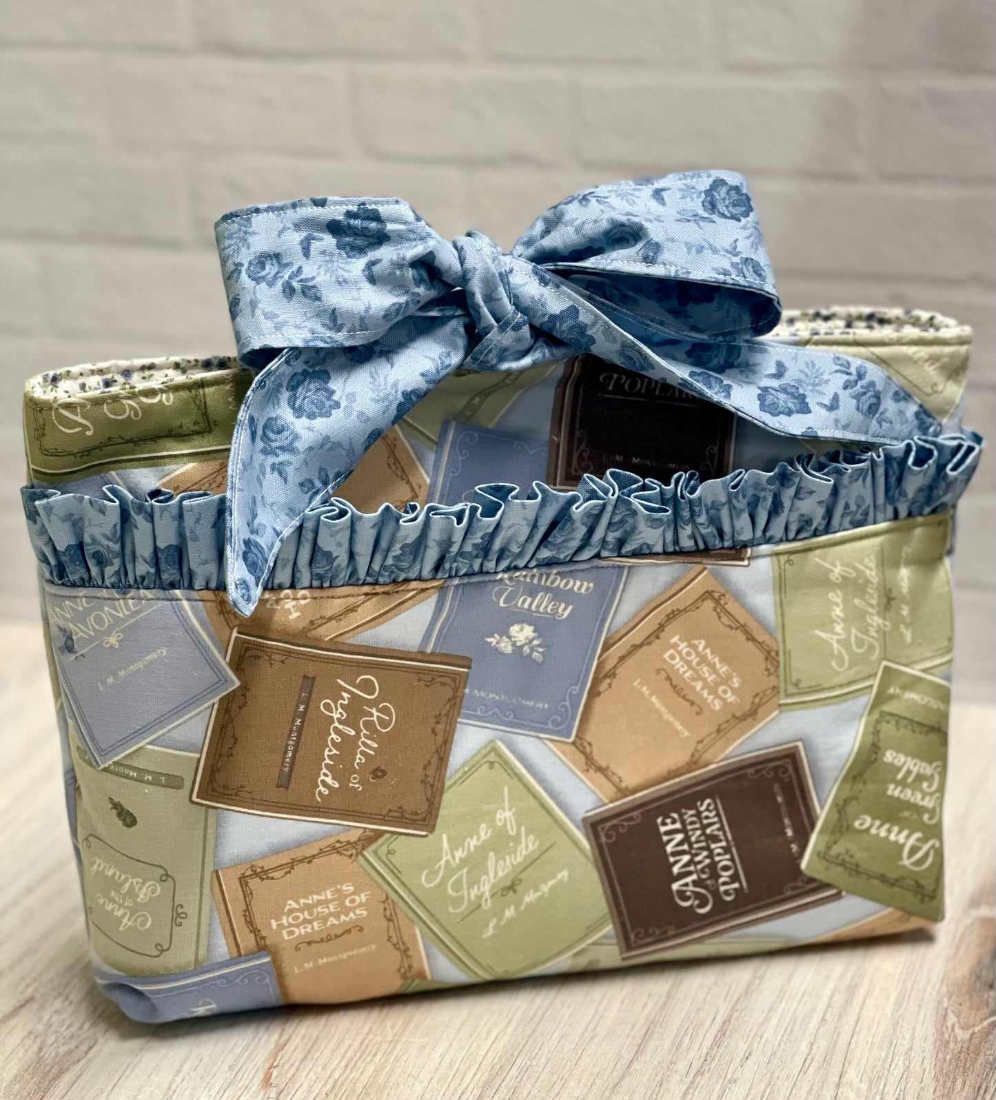 HH Nellie's Ruffled Book Sleeve